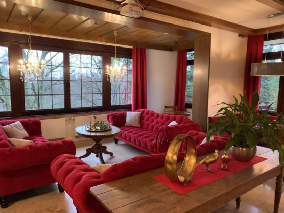 Herrengrund Roter Salon